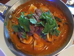seafood&nbsp;red&nbsp;curry&nbsp;with&nbsp;beef&nbsp;fillet-Goocha Dizengoff