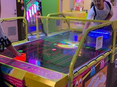 -汤姆熊欢乐世界(红博会展购物广场店)