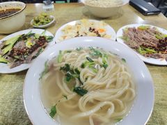 拉面-正宗胖子抻面馆(岭东路店)