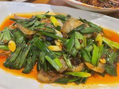 蒜苗回锅肉-易老妈蹄花.特色川菜(人民公园总店)