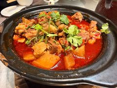 -土砂锅生态山庄·非遗砂锅雅鱼