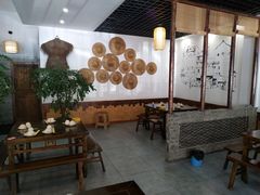 -黄桷树曹家私房菜(江与城店)