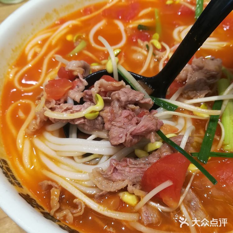 吃米线还得是蒙自源  