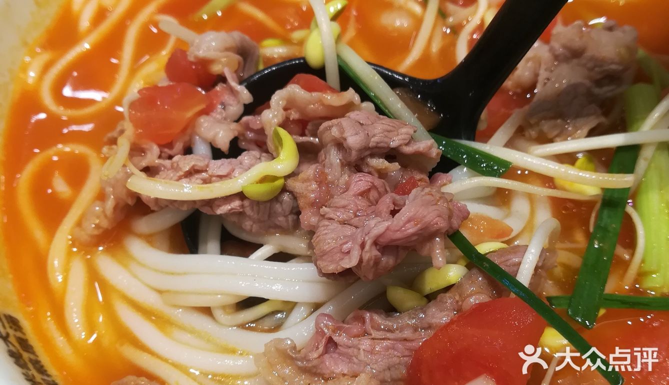 吃米线还得是蒙自源  