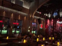 -FOUR PLAY BAR
