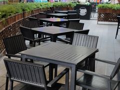 露天位-The Habit Burger Grill 哈比特汉堡(爱琴海店)