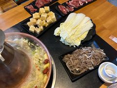 -果松木炭酸菜铜火锅·外婆参鸡汤