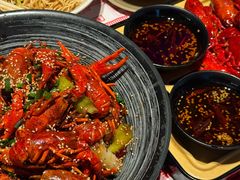 -肥肥虾庄·金牌油焖大虾(汉街SKP店)