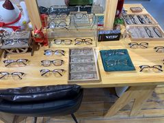 -肆兮眼镜·蔡司·徕卡战略合作店(大坪店)
