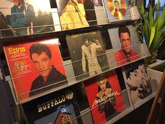 -席娜卡琳火车铁道夜市