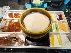 -月枫江南小馆(绿地缤纷广场店)