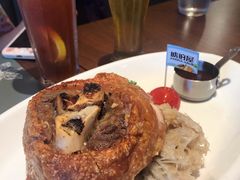 自酿啤酒脆皮烤猪肘-Ambra Haus琥珀屋精酿餐厅(宝山店)