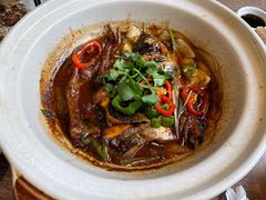 砂锅凤爪鱼头-周家二小姐的菜(西津渡店)