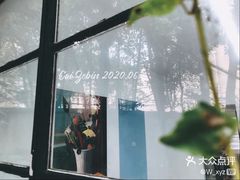 -胶囊画廊