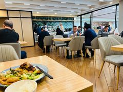 -上海宝信宝马4S店