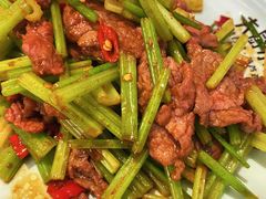 麦芹炒牛肉-大厨小馆(华阳城店)