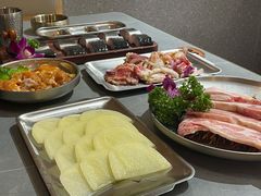 -围炉肉舍•炭烤活鳗•丹东海鲜烤肉(步行街店)