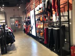 -adidas(滔搏朝阳大悦城店)