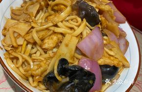 Pan-fried Pork Noodles