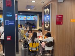-麦当劳(上海虹桥站30B检票口楼上)