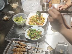 -马路牙子烧烤音乐酒馆(望京店)