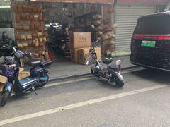 -溪岸路花鸟市场