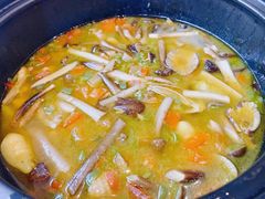 -黔蘑菇四季餐厅(观山湖店)