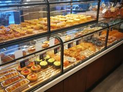 面包甜点陈列柜-金凤成祥(东直门现烤面包店)