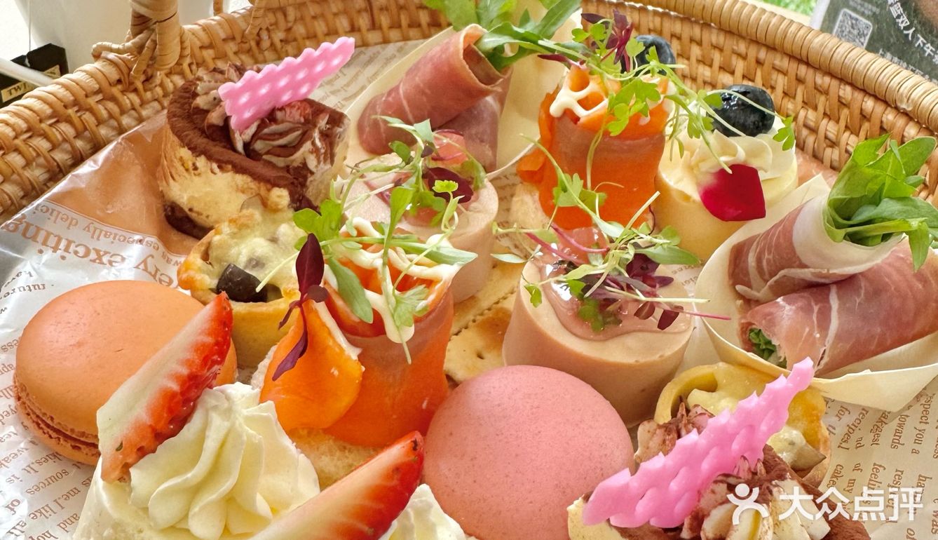 最新上海打卡地，花园餐厅拍照超出片！