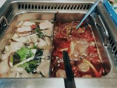 钙骨三鲜鸳鸯锅底-重庆刘一手火锅(三峡广场直营店)