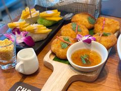 -Chom Cafe and Restaurant