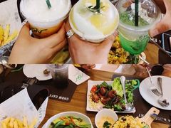 -Chom Cafe and Restaurant