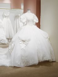 -派丽莫Pellimo原创设计婚纱品牌