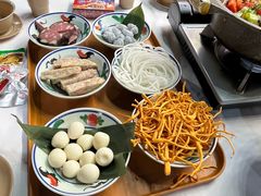 -刘姐啤酒鱼民族演艺餐厅(西街总店)