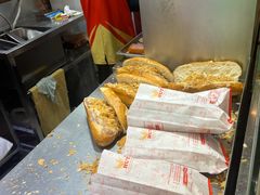 -Bánh Mì Huynh Hoa