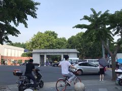 -同济大学(地铁站)