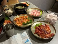 -围炉肉舍•炭烤活鳗•丹东海鲜烤肉(步行街店)