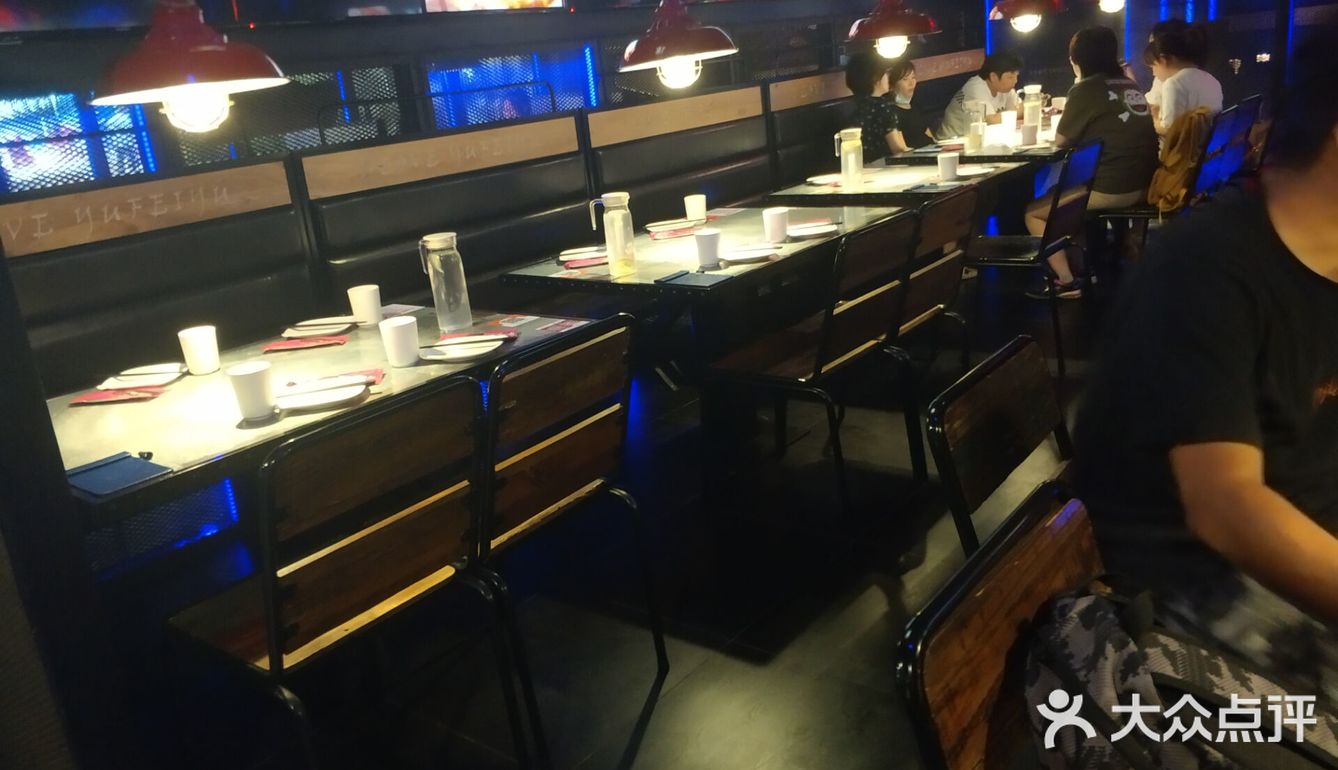 缠满酱汁的鸡爪爪