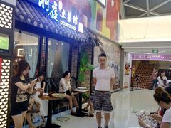 等位区-洞庭土菜小炒馆(易发广场店)