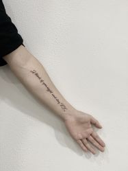 点击看大图 -龙之吻专业刺青·手工耳洞·纹身去色