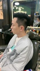 -海文先生国潮烫染男士理发馆