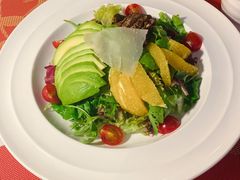 牛油果牛肉沙拉-小蕃茄意大利餐厅(开发区时尚天街店)
