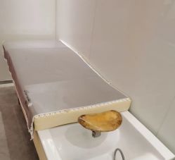 -LESSMORE科技头皮理容中心