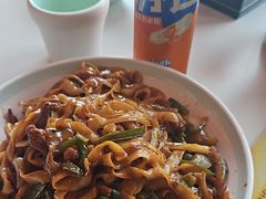 -亚伟瓦罐面美食城(淇县总店)