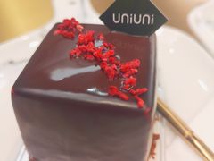 -UNI UNI(环亚凯瑟琳店)