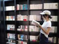 -钟书阁(松江泰晤士小镇店)