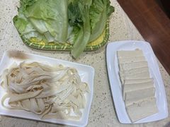 -九寨特色牦牛肉汤锅 羊肉汤锅