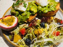 罗勒酱杂菌班尼迪蛋-BE BRIGHT KITCHEN(正佳广场店)