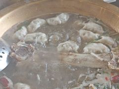 -周老三跷脚牛肉·全牛火锅(非遗传承店)