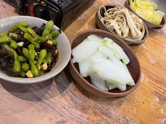 -老街烧烤大排档·地道湖北菜·龙虾馆(汉口火车站店)